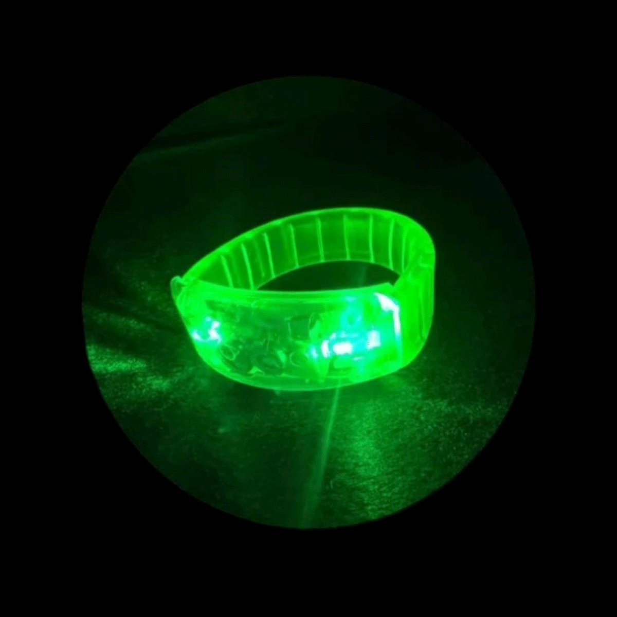 Pulseira LED Sensível ao Som - Pisca com Música — Cor: Verde